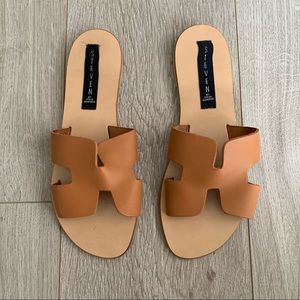 Steve Madden Greece Sandals slides size 8 EUC